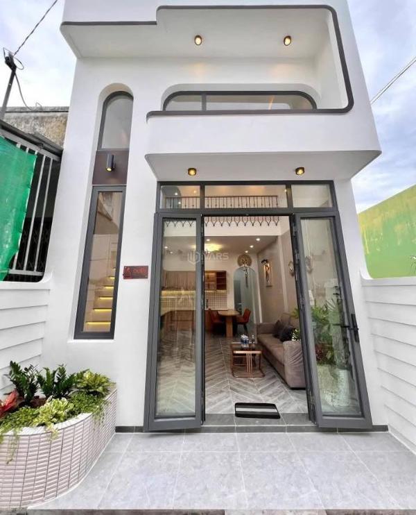 Bán nhà 1 trệt 🏤 1 lầu mới keng cách trung tâm biên hòa 10 đi xe