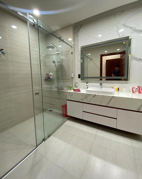 Bán Nhà mặt phố 80m²