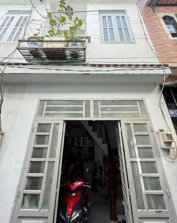 Cần bán Nhà trong hẻm 20m²