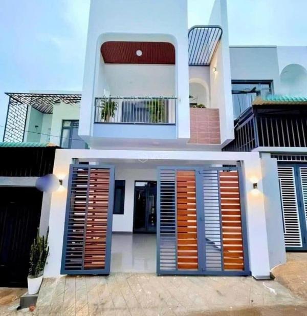 Bán nhà 1 trệt 1 lầu ngay gần khu du lịch du lịch bửu long 👍 , sổ riêng full thổ