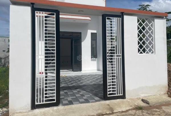 Chủ cần bán Nhà mặt phố 105m²