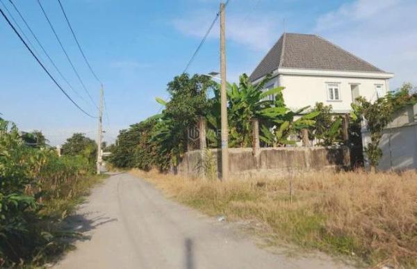 Hàng thơm, chỉ 1.6 tỷ sở hữu 1000m2 đất 🏠 có 200m2 thổ cư View Kênh