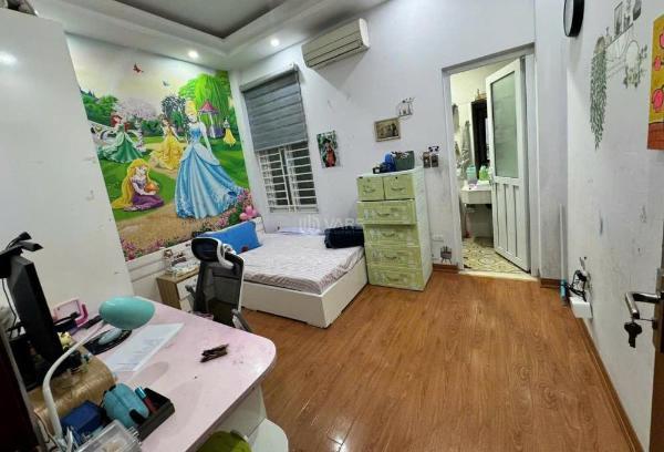 Cho thuê nhà 6 tầng phố phùng chí kiên, ☘ cầu giấy. giá: 25tr. lh: 09371*****
