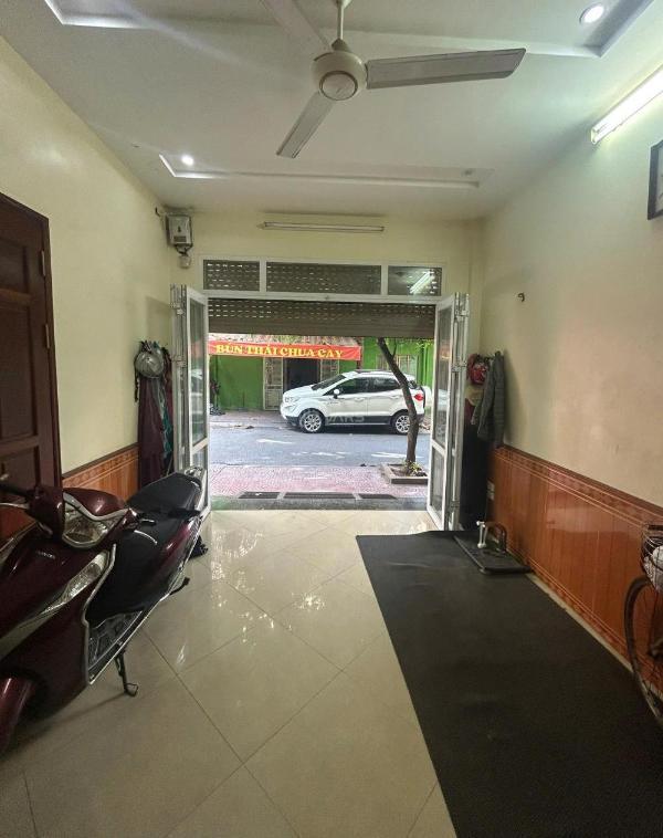 Cho thuê nhà 5 tầng ngõ thái hà, đống 🆘 đa. giá: 25tr. lh: 09371*****