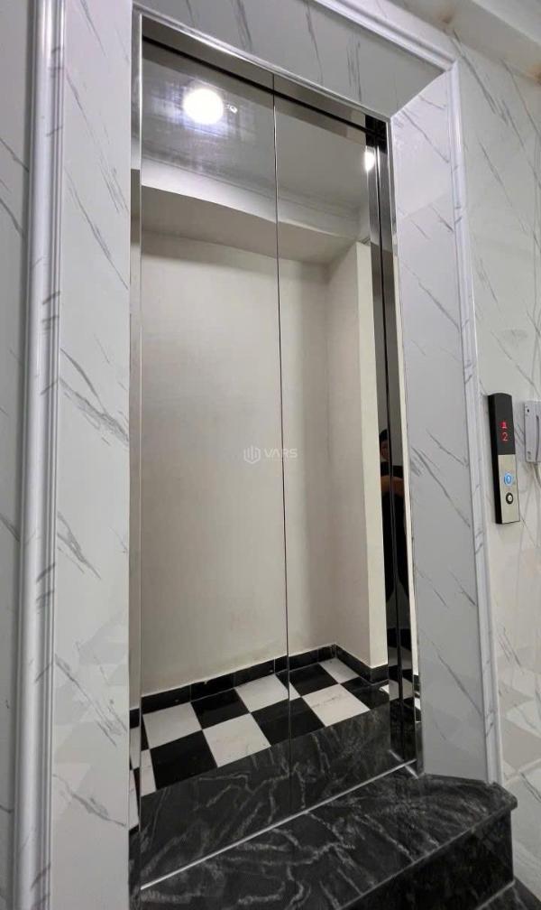 Mặt tiền 🏡 q1 90m2 5 tầng kinh doanh khai thác 85tr chỉ 28.5 tỷ