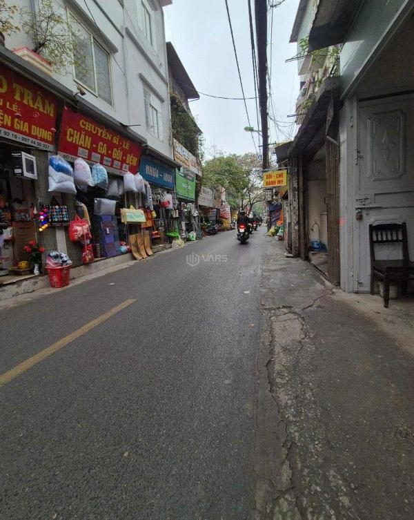 Bán nhà 5 tầng thang 🏢 máy nhập khẩu mặt phố quan nhân 84m2 mặt tiền 5m 28 tỷ