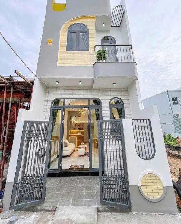 Chủ cần bán Nhà mặt phố 105m²