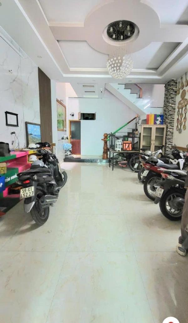Cần bán Nhà trong hẻm 85m²