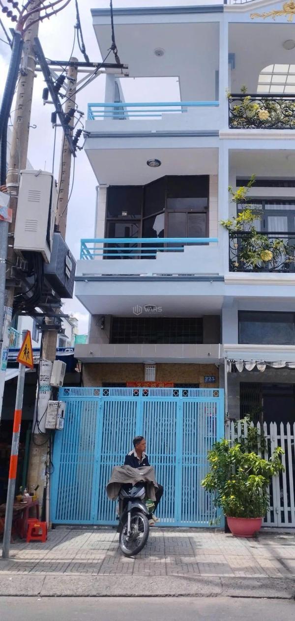 Chủ cho thuê Nhà mặt phố 200m²