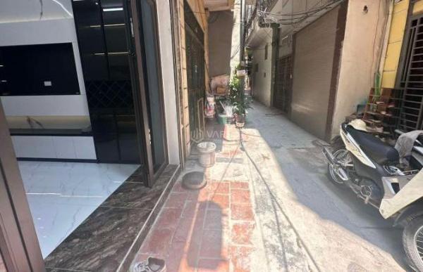 Bán nhà Ngõ 75 Vĩnh Phúc, ngõ 3 gác 🏦 thoáng, 6.5 tỷ, DT 28m, 4 tầng