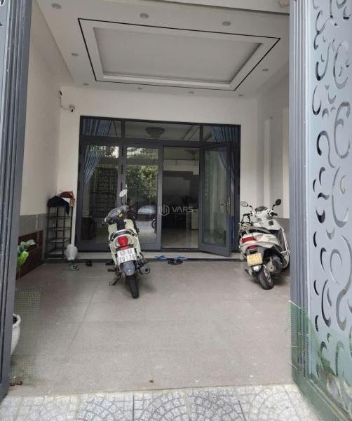 Chủ cho thuê Nhà mặt phố 100m²