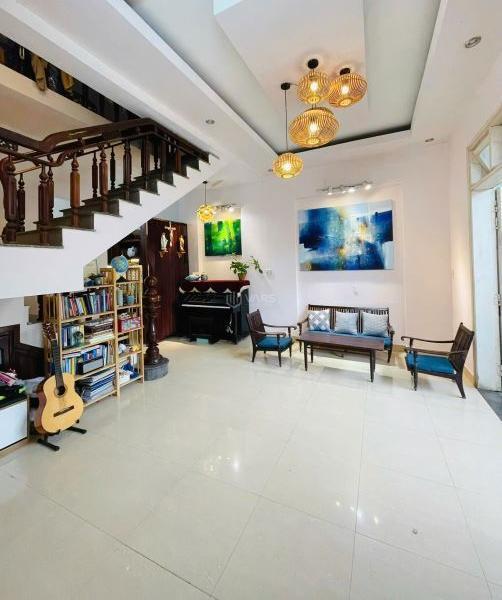 Chủ cần bán Nhà mặt phố 100m²