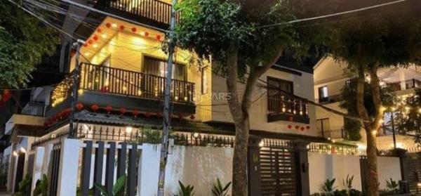 Cần bán Nhà mặt phố 242m²