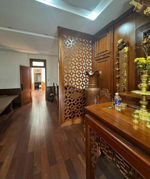 Bán Nhà mặt phố 100m²