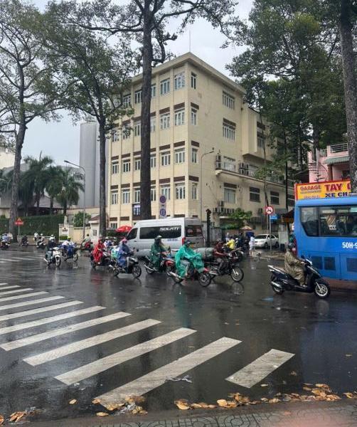 Cho thuê Nhà mặt phố 320m²