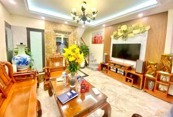 Bán nhà 🏣 mặt phố quán thánh, quận ba đình, vị trí đẹp, 32m2 , mt6m, 4 tầng.