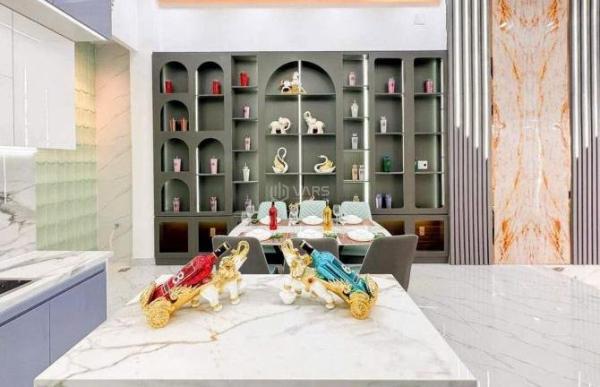 🏡 Nhà Vị Trí Kinh Doanh - DT 80m2, Giá 16.8 Tỷ - Mặt Tiền 🏦 Đường Số Quận 7, Lô Giới 12M 🏨