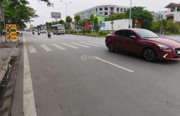 Bán 330m2 ngang 15m. Mặt đường Phạm Văn Đồng. Gần Cầu Rào 💥 2. Buôn bán cực tốt.