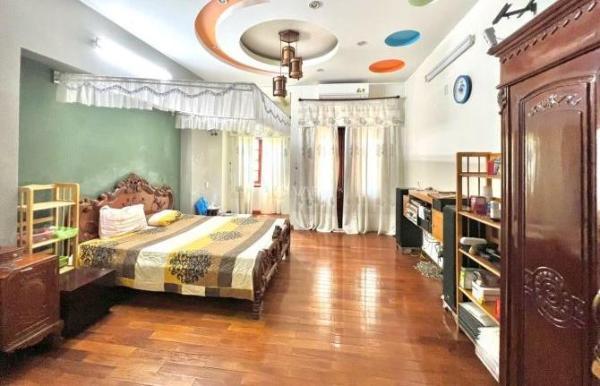 Bán Nhà mặt phố 81m²