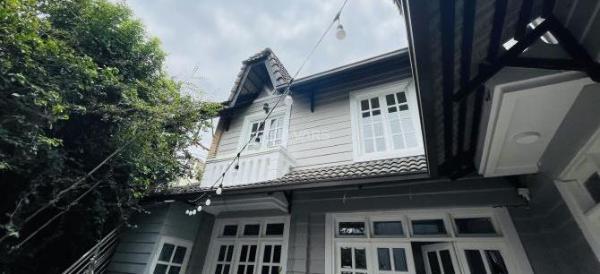 Chủ cần bán Nhà mặt phố 223m²