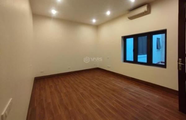 Cho thuê 🏦 nhà ở Đội Cấn, Ba Đình, 40m2*5 tầng, 15 triệu