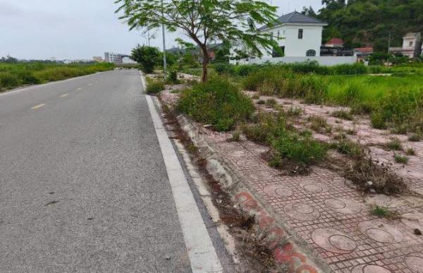 154m2 ngang 8m, Đấu giá Suối Rồng, Đồ Sơn. Lưng tựa núi, mặt 🏣 hướng thuỷ. Gần Biển.