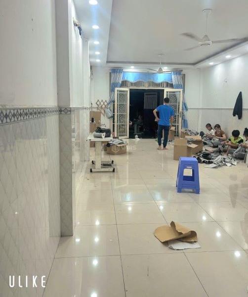 Chủ cần bán Nhà trong hẻm 104m²