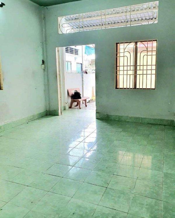 Cho thuê nhà 🏢 120 m2 có sân hẻm 311 nguyễn văn cừ 3,2 triệu