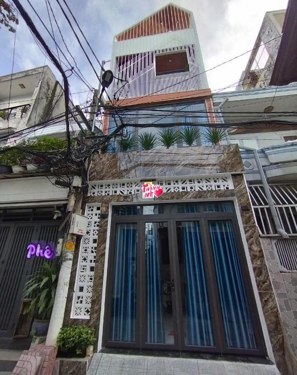 💥 nhà 🏤 mới 4 tầng full nội thất xe hơi ngủ trong nhà, dt 4x12m , giá 6.5 tỷ