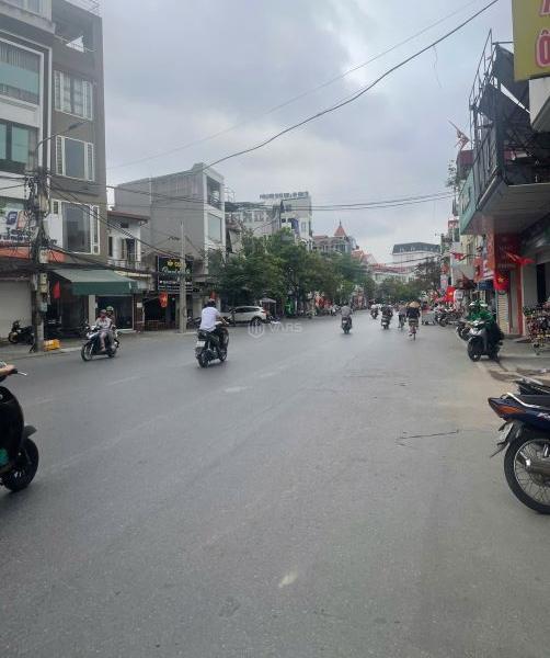 Bán nhà 💥 mặt đường Ngô Gia Tự đang có hợp đồng thuê lâu dài vị trí đắc địa