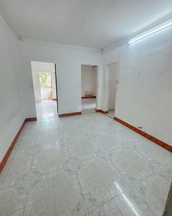 Bán 🏡 căn hộ tập thể thành công, ba đình, lô góc 3 mặt thoáng, gần chợ,trường học