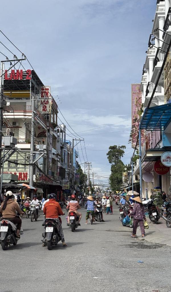 Bán Nhà mặt phố 102.7m²