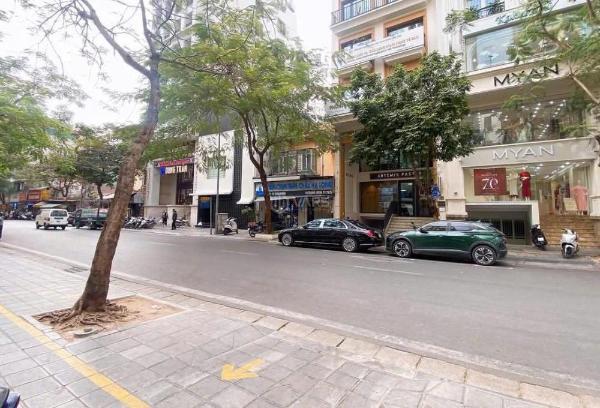 Bán nhà mặt phố 💥 nghĩa đô, mặt tiền rộng, vị trí đầu phố vip, 80m2 giá lý tưởng