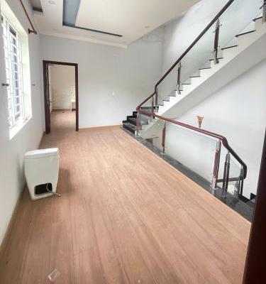 Cho thuê nhà lầu gần sân banh Tân Hiệp, 🏚️ 3PN, s.xehoi, s.thượng