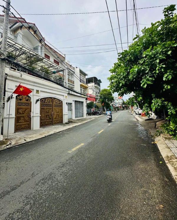 Chủ cần bán Nhà trong hẻm 90m²