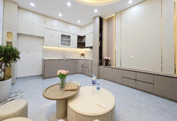 Cần bán gắp nhà nguyễn chính : vị trí đẹp - ngõ 🔥 thông ba gác - vài bước ra ô tô