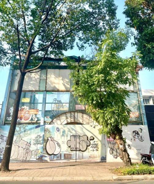 Cho thuê Nhà mặt phố 1800m²