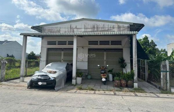 Ngộp !!! Cần bán gấp dãy trọ 🏦 284m2 SHR có 10P - 2Kiot ở gần KCN Thành Thành Công giá 955tr