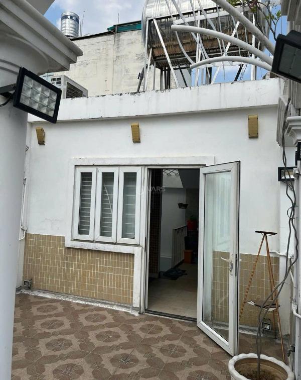 Bán gấp nhà 🏢 mặt tiền góc ba tháng hai và lý nam đế quận 11