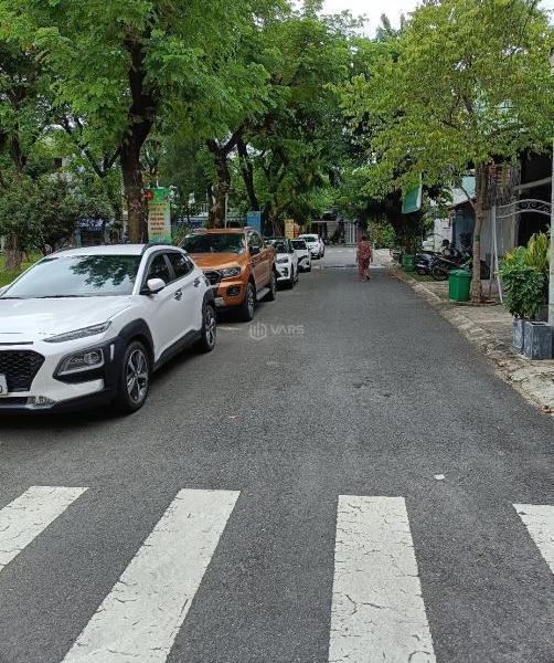 Chủ cần bán Nhà mặt phố 100m²