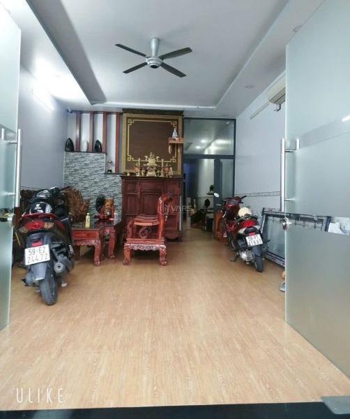 Nhà Mặt Tiền 1 Trệt 2 Lầu Sân Thượng – Ngay Cổng SVĐ Đông Hòa, 🏣 Trung Tâm Sầm Uất
