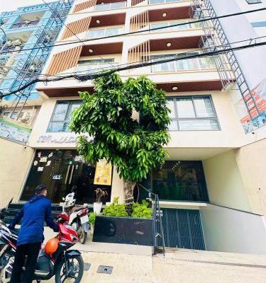 Chủ cần bán Nhà mặt phố 180m²