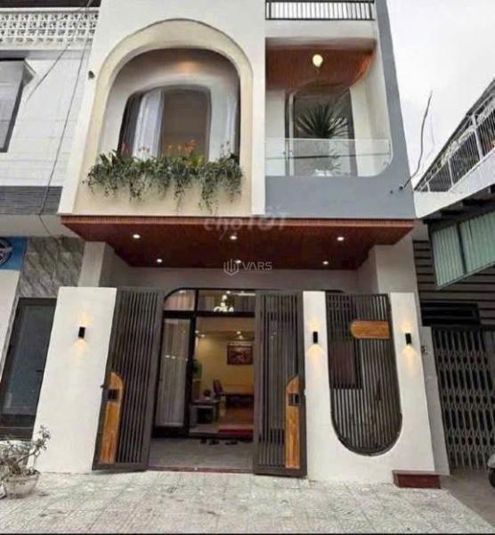 HOT! Bán nhà 🏢 lầu mới tinh, siêu đẹp, gần chợ 26, P.Tân Phong, chỉ 3 tỷ