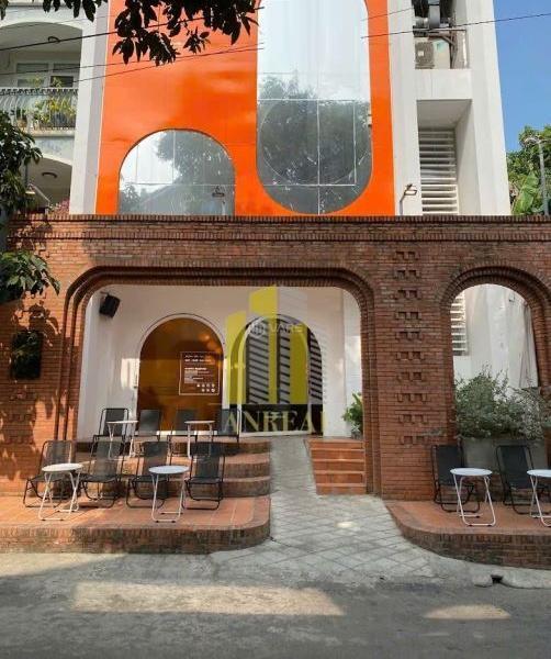 Chủ cho thuê Nhà mặt phố 212m²