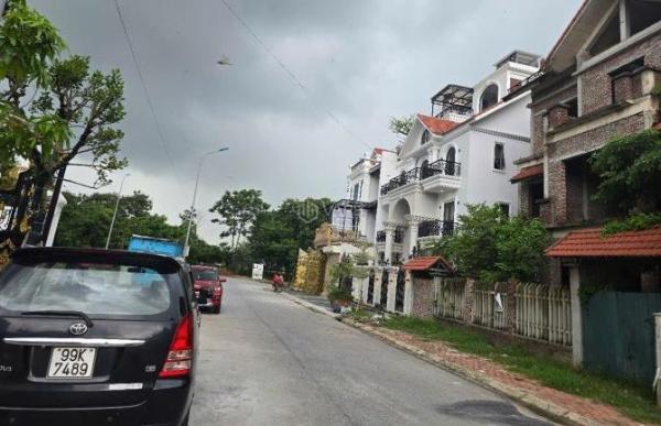 Bán Nhà mặt phố 189m²