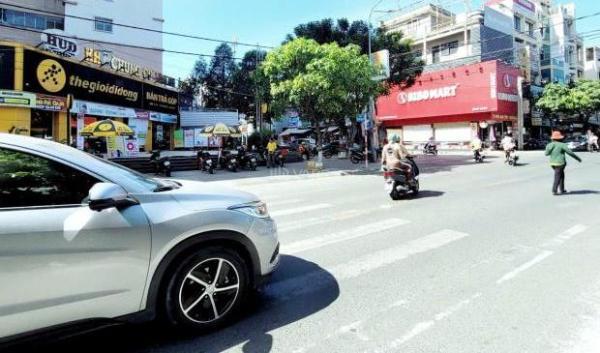 Bán Nhà mặt phố 26m²