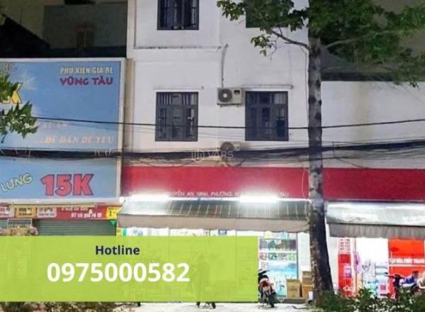 Chủ cần bán Nhà mặt phố 31m²