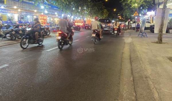 Bán nhà mặt 🏠 tiền 12x27m giá 19,9 tỷ Đường Song Hành