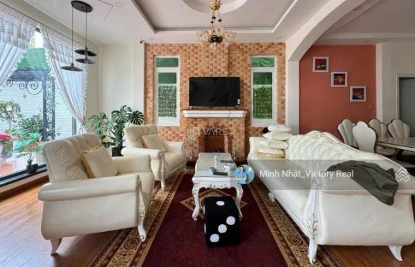 Chủ cần bán Nhà mặt phố 150m²
