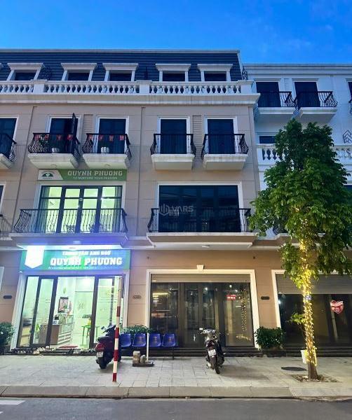 CHÍNH 🏢 CHỦ BÁN SHOPHOUSE 2 MẶT TIỀN VỊ TRÍ ĐẸP . GIÁ 5.6TỶ